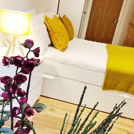 Ekhaya three Apartment Manchester Bagian luar foto