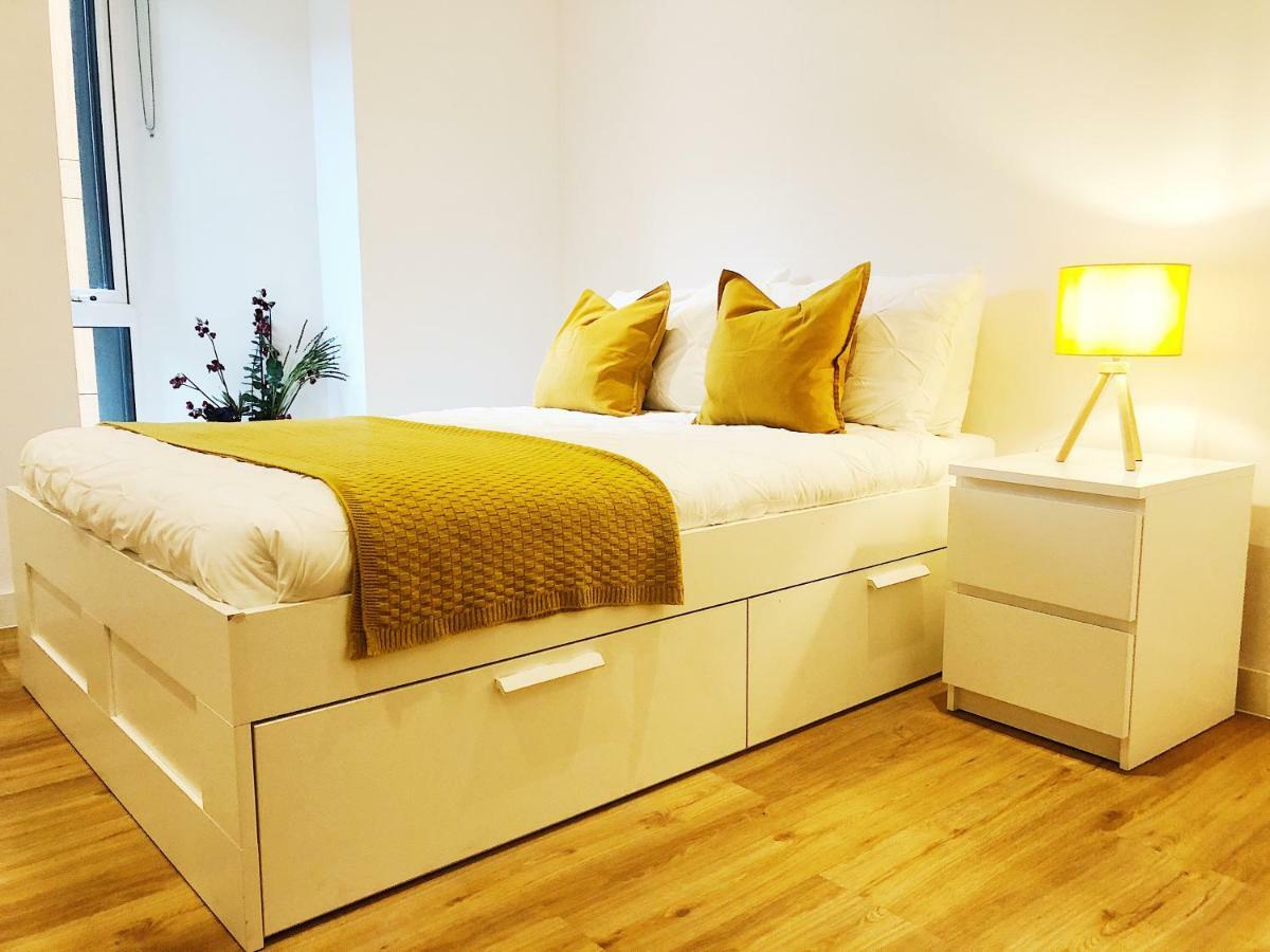 Ekhaya three Apartment Manchester Bagian luar foto