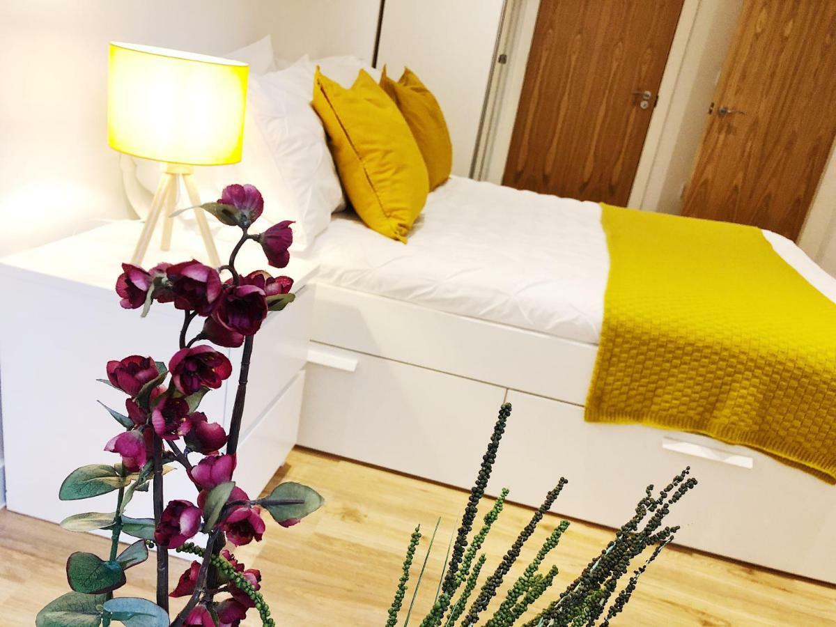 Ekhaya three Apartment Manchester Bagian luar foto