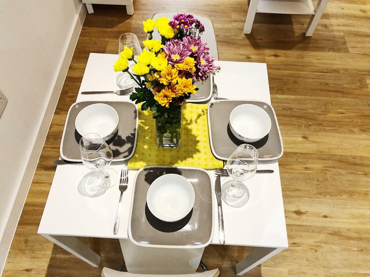 Ekhaya three Apartment Manchester Bagian luar foto