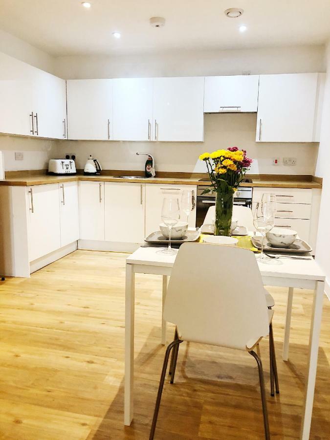 Ekhaya three Apartment Manchester Bagian luar foto