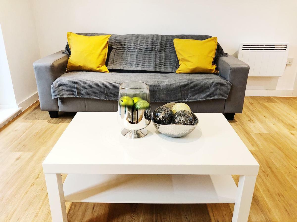 Ekhaya three Apartment Manchester Bagian luar foto