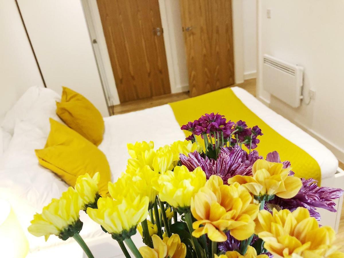 Ekhaya three Apartment Manchester Bagian luar foto