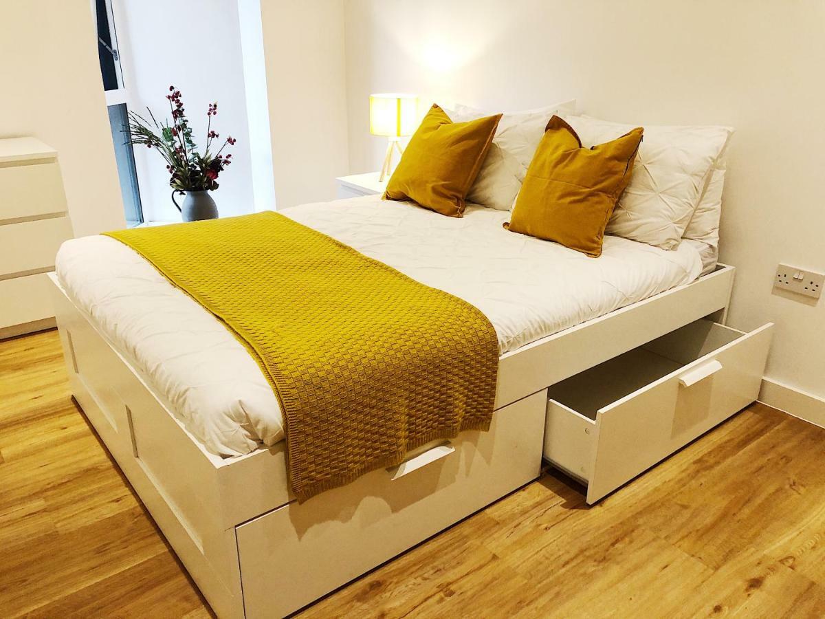 Ekhaya three Apartment Manchester Bagian luar foto